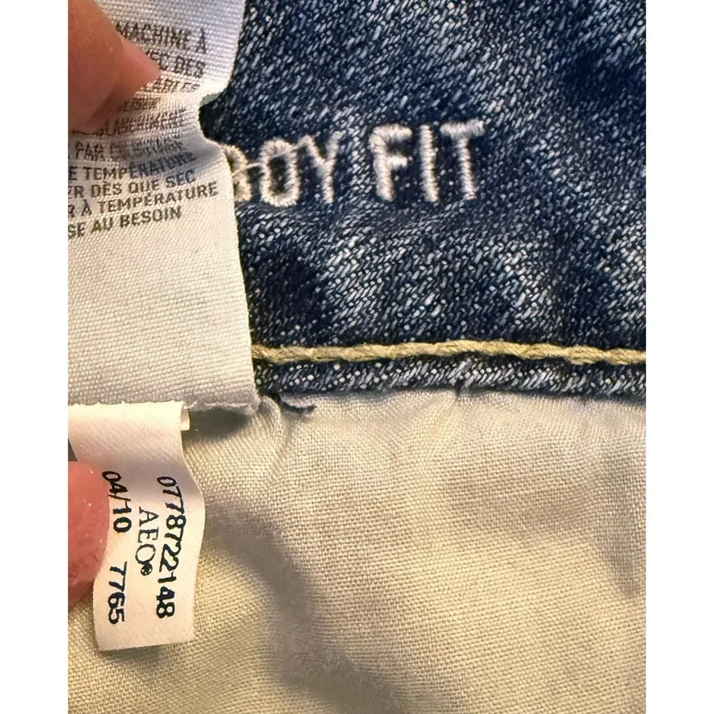 Y2K American Eagle 00 Boy Fit Cropped Low Rise Jeans Blue Distressed Denim Capri
